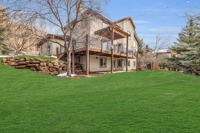 Building Photo - Jeremy Ranch Home