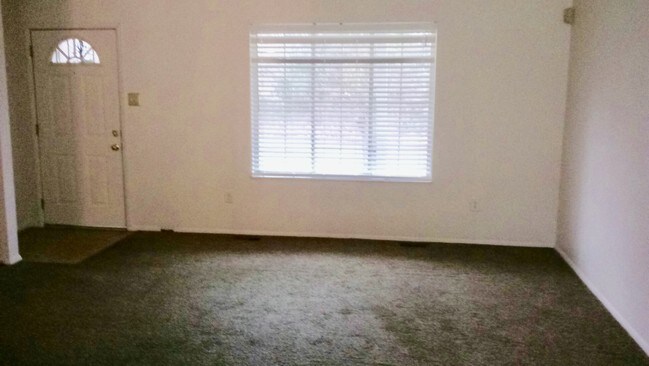 Building Photo - 1347 Wadsworth Dr