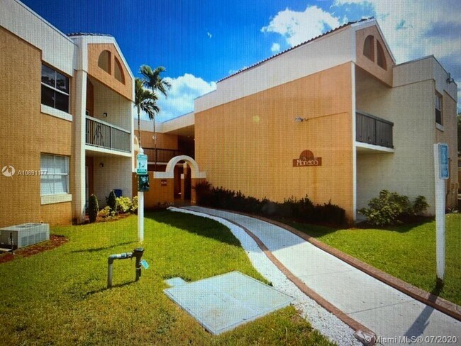 Foto del edificio - 6292 NW 186th St