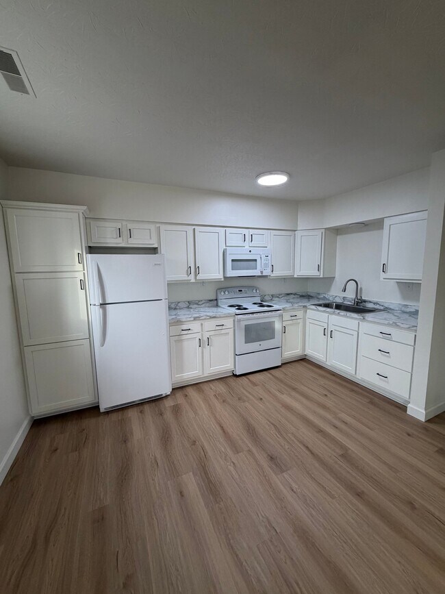 Foto del edificio - 11446 Charleston Rd