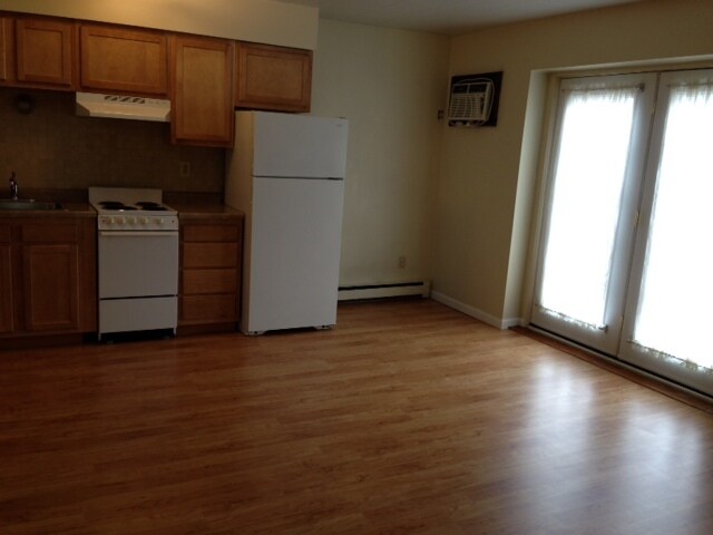 Foto del edificio - 429 E Broadway St