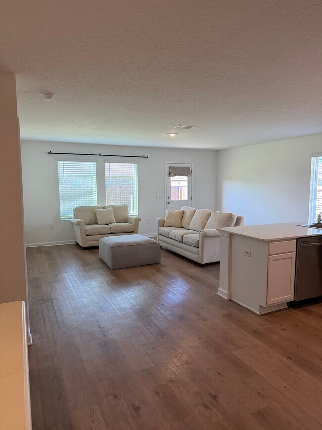 Building Photo - 16933 Valencia Way