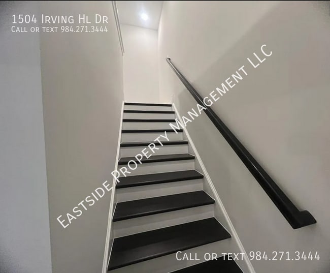 Foto del edificio - 1504 Irving Hl Dr