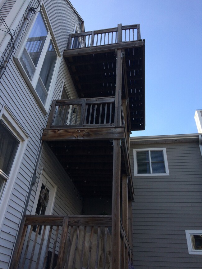 Two Private Back Decks - 3015 N Clifton Ave