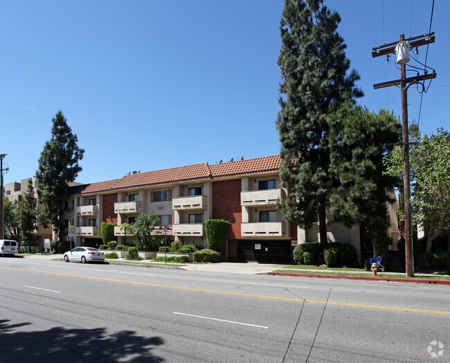Building Photo - 5421 Kester Ave