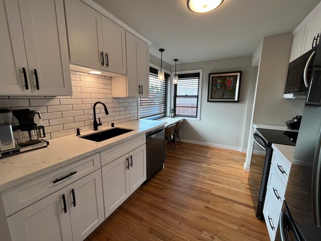 Building Photo - 1112 N 78th St