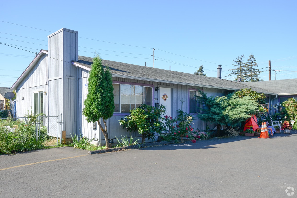 Building Photo - 5907 SE 83rd Ave