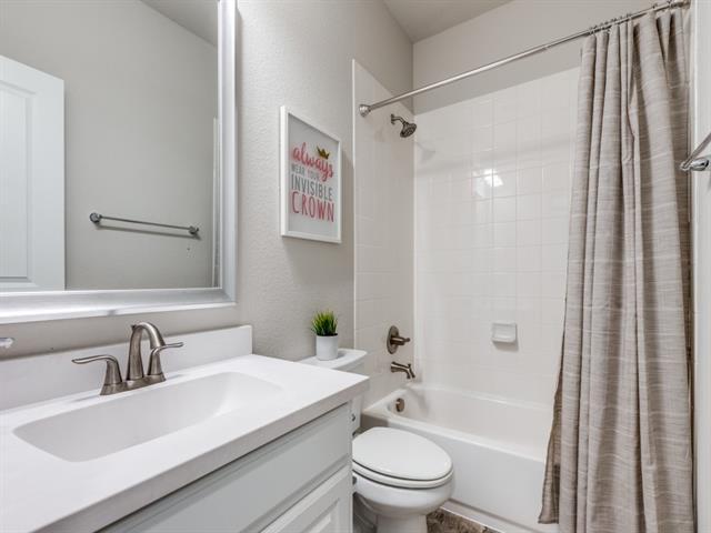 Foto del edificio - 833 Underwood Ln