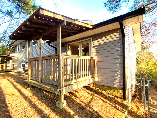 Building Photo - 739 Germantown Cir
