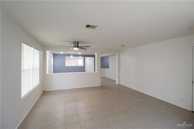 Foto del edificio - 4128 Periwinkle Ave