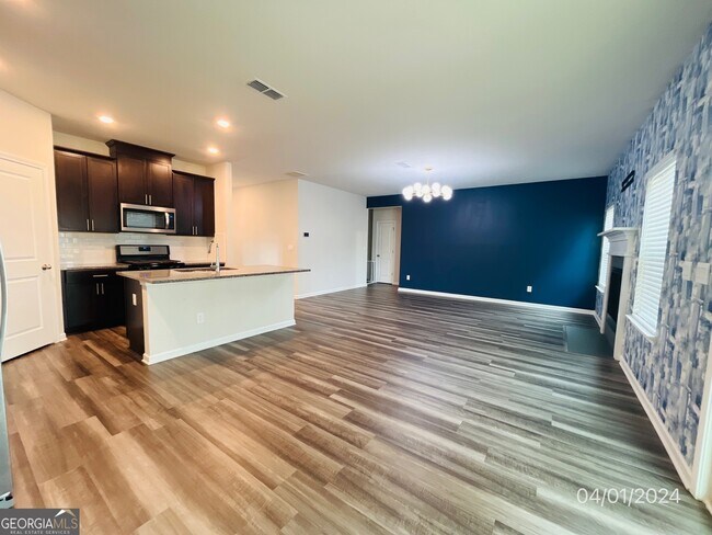 Foto del edificio - 242 Warbler Wy