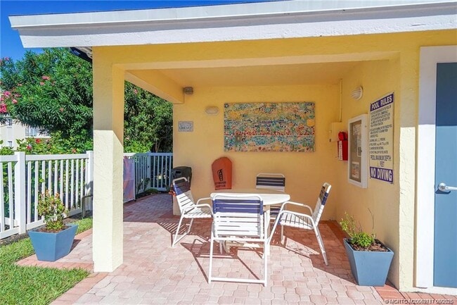 Building Photo - 5596 NE Gulfstream Way