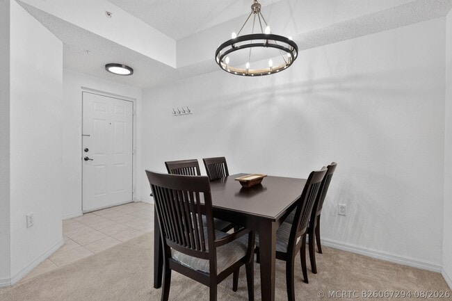 Building Photo - 3020 Alcazar Pl