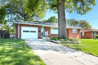 Building Photo - 7217 Maple Dr