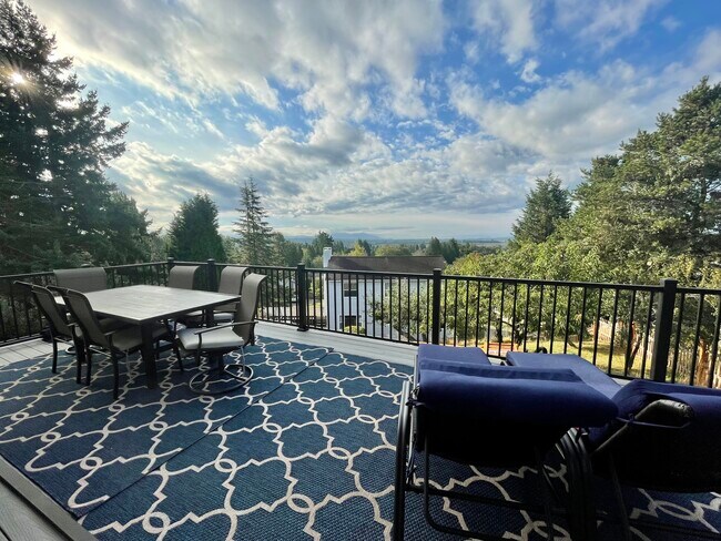 Views of valley, mountains and islands - 2433 Crestline St