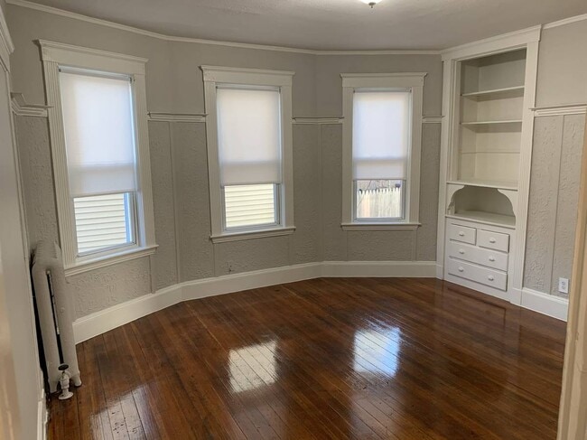 Building Photo - 25 Linden St