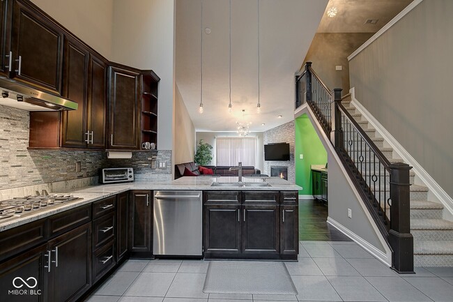 Building Photo - 9732 Highpoint Ridge Dr