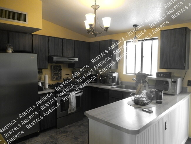 Building Photo - 9801 E Nicaragua Pl