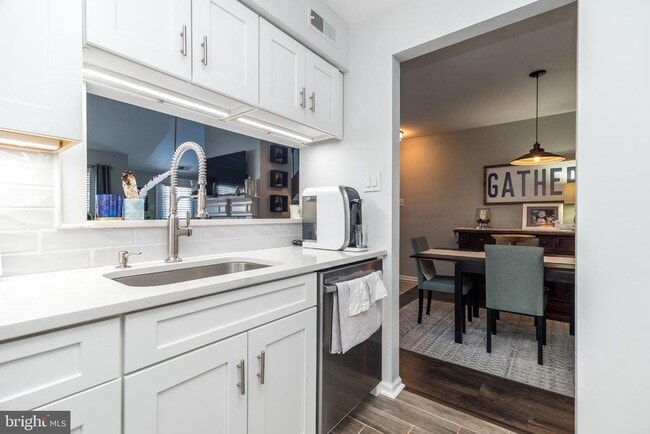 Building Photo - 42 Dogwood Ln