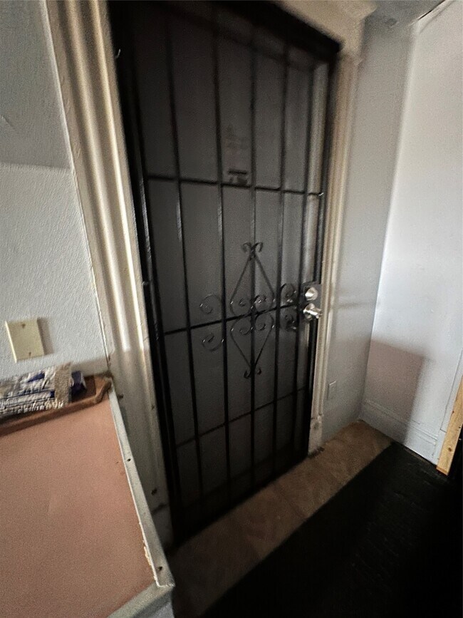 Foto del edificio - 2419 Pannell St