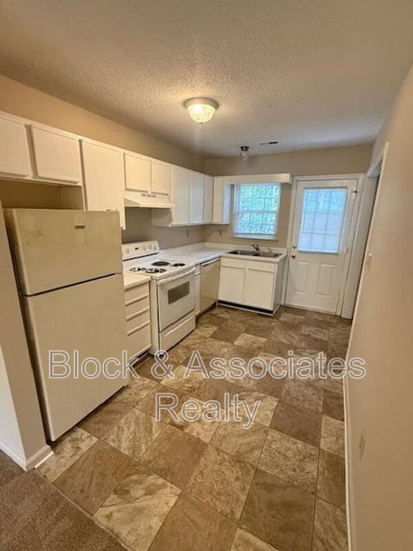 Foto del edificio - 402 Southway Rd