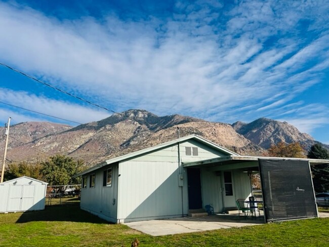 Building Photo - Beautifully updated home with central air,...