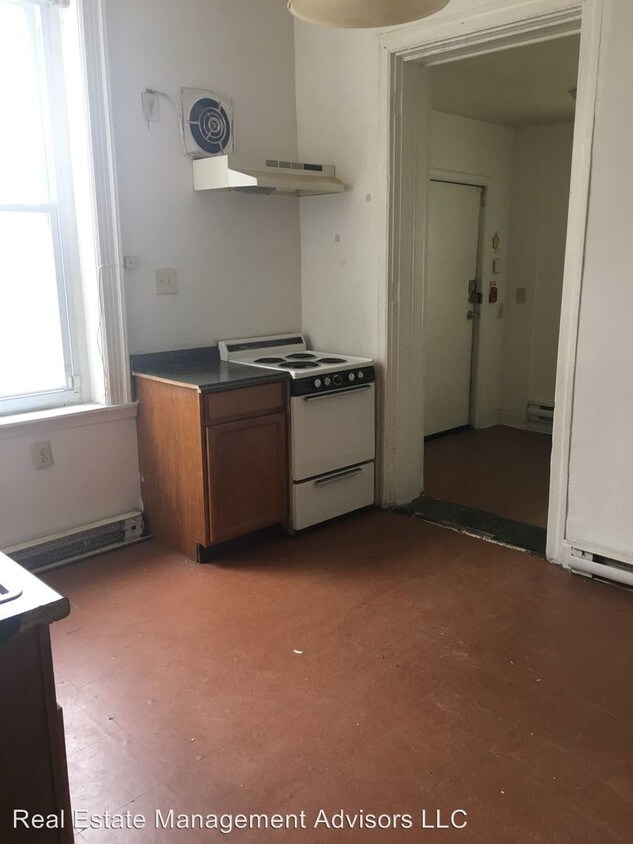 Building Photo - 5701 W Girard Ave
