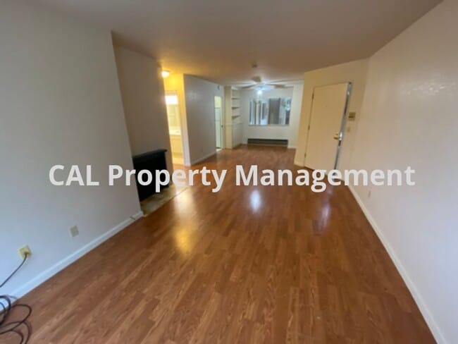 Building Photo - Steinbeck Flats in Salinas, CA!