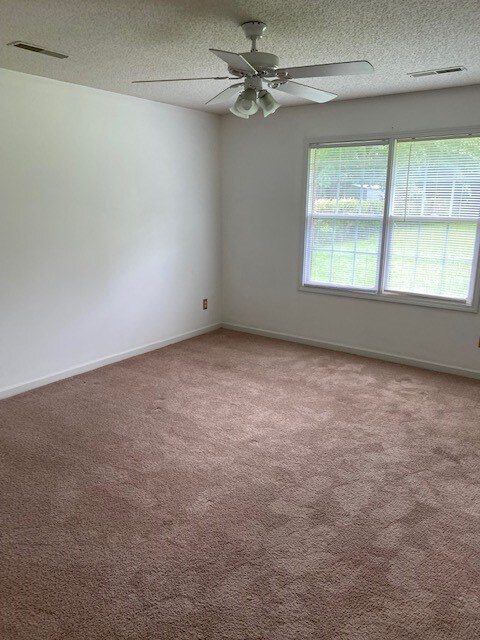 Building Photo - 1105 Meadowcroft Dr