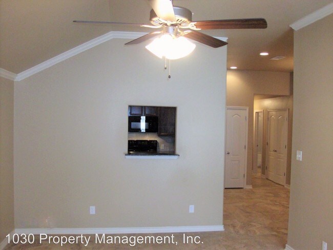 Building Photo - 3104 Lineage Loop