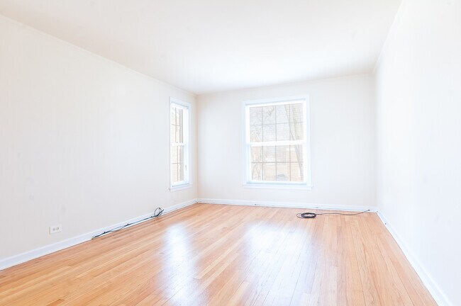 Foto del edificio - 4240 W Nelson St