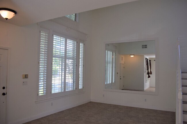 Foto del edificio - 9456 Cedarview Way