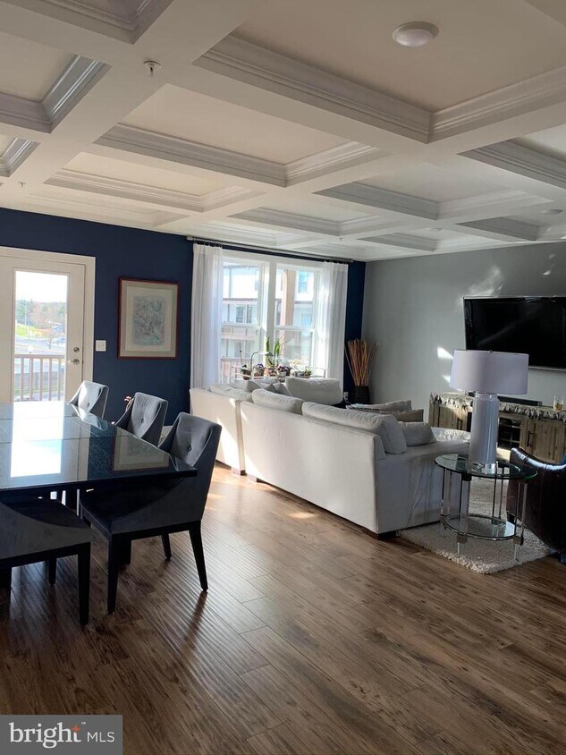 Foto principal - 15 Silverway Dr