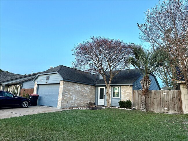 Foto del edificio - 7114 Golden Dale Ct