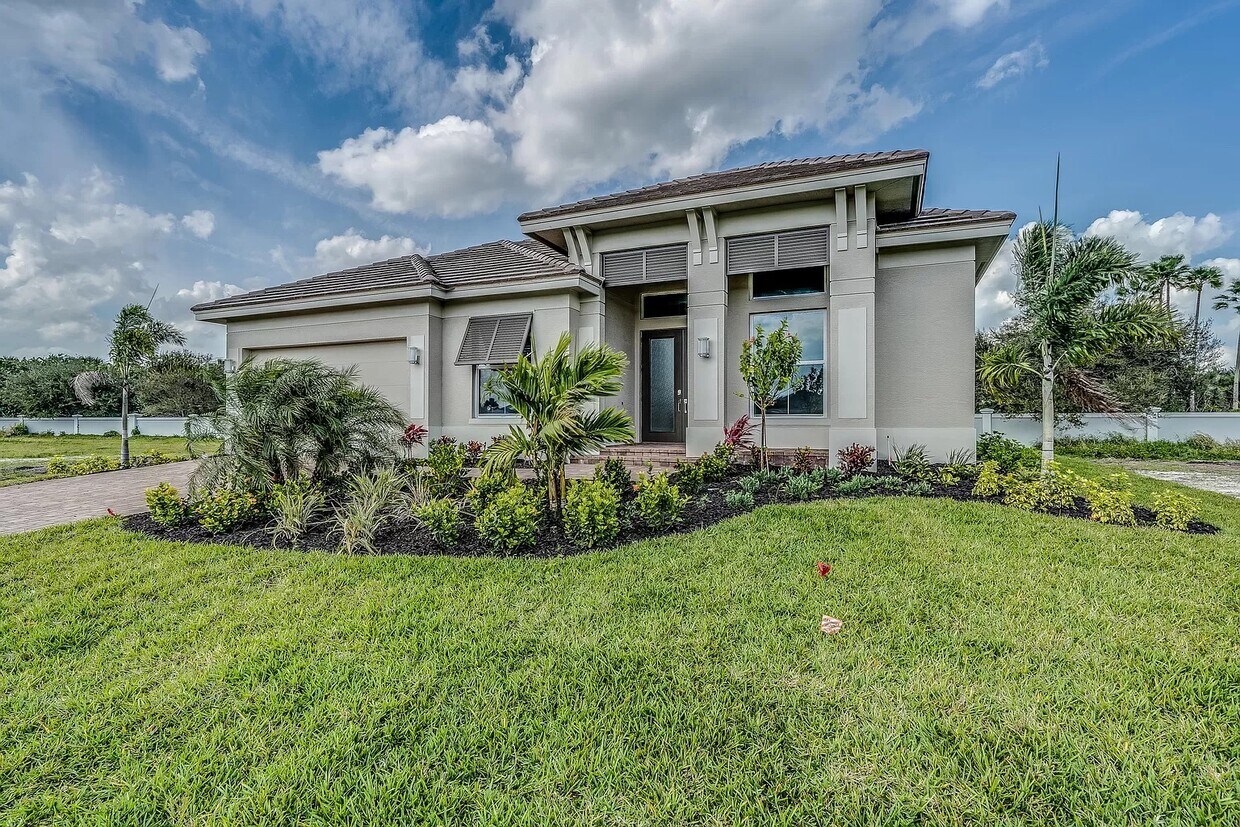 Primary Photo - 9360 Orchid Cove Cir