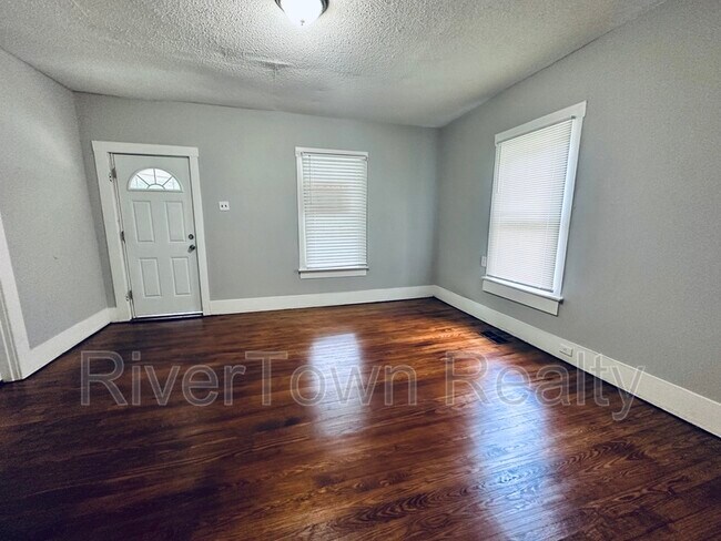 Foto del edificio - 3622 Faxon Ave