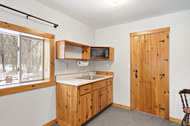 Foto del edificio - 744 Milltown Rd