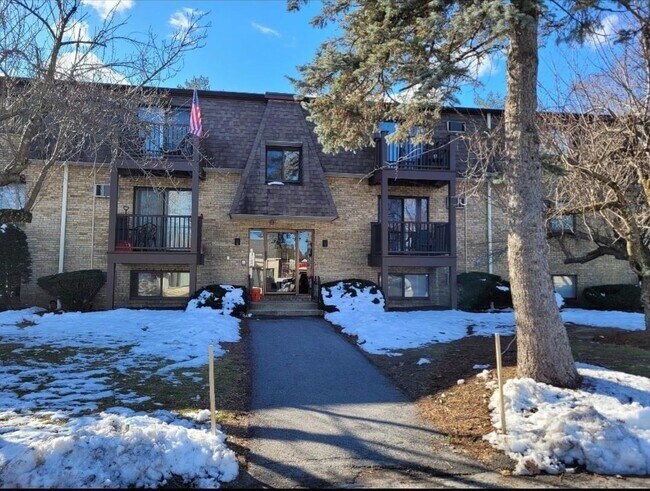 Building Photo - 12 Tiffany Rd