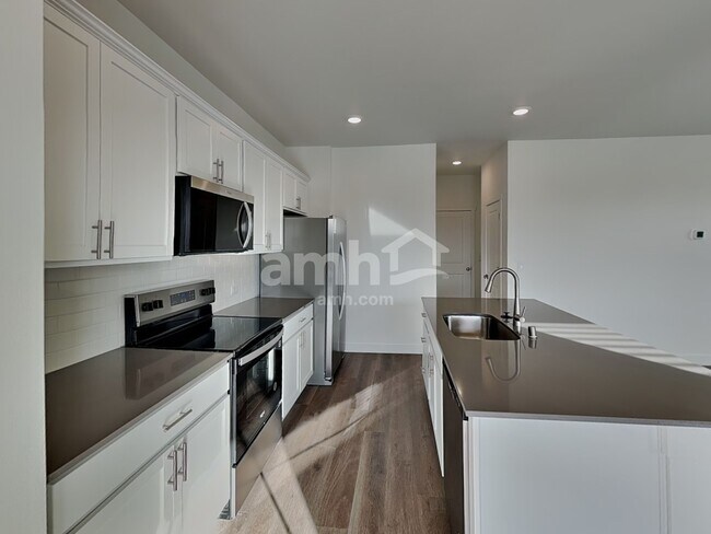 Foto del edificio - 4712 85th Dr NE