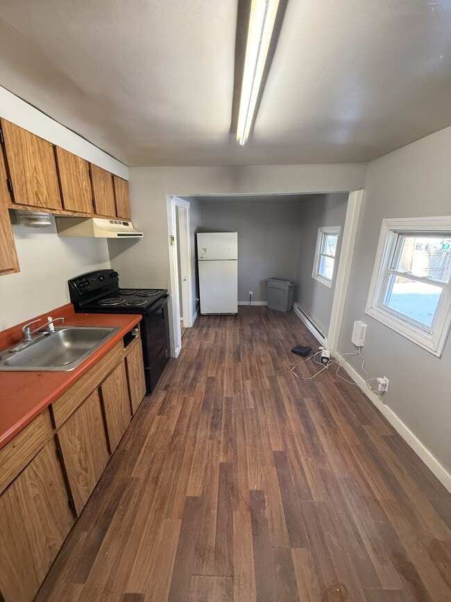 Building Photo - 63 Patterson St