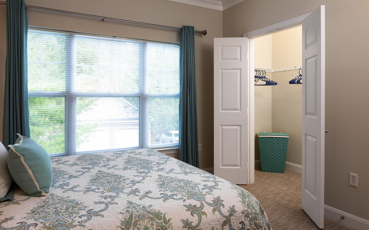 Building Photo - 1449 Main St