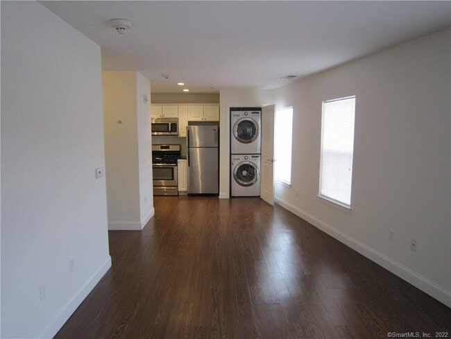 Building Photo - 947 Hope St