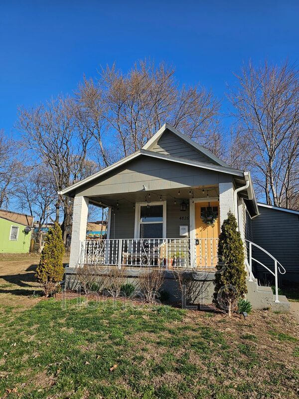 Building Photo - 4826 E 6 St