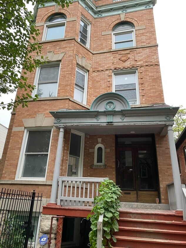 Primary Photo - 1362 N WOLCOTT Ave
