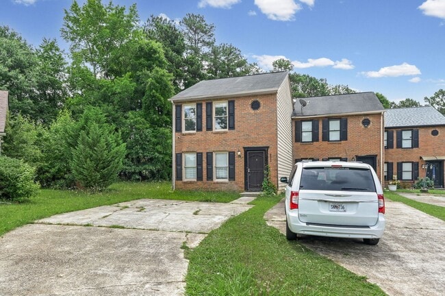 Building Photo - 8066 Woodlake Dr