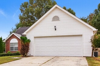 Building Photo - 2222 Sloan Dr