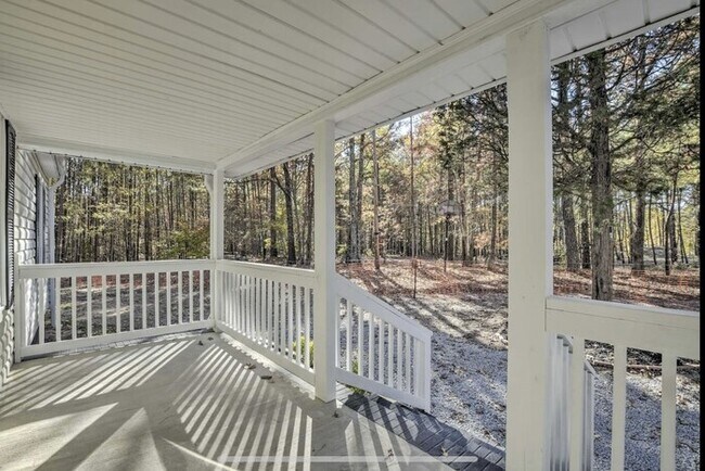 Foto del edificio - 16104 New Light Rd