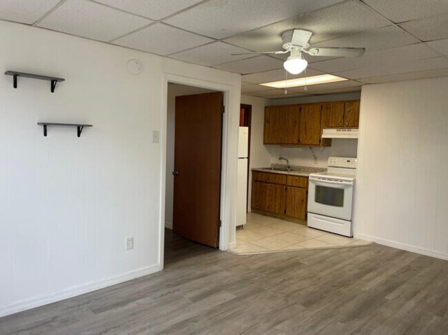 Foto del edificio - COZY ONE-BEDROOM APARTMENT