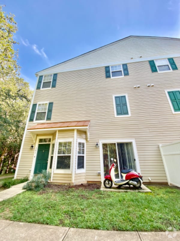 Building Photo - 2231 Raven Rd