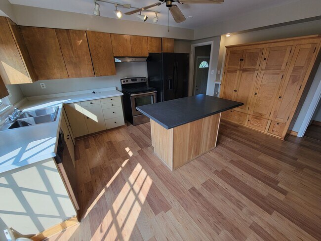 Foto del edificio - 4724 Tioga St